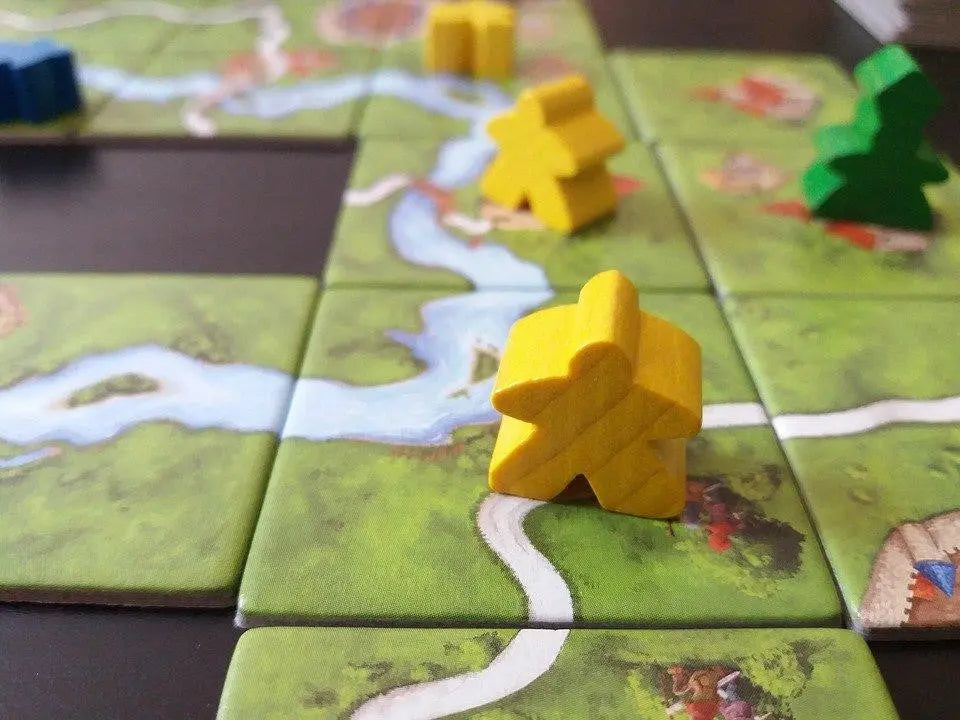 ¿Qué elementos componen un juego de mesa?